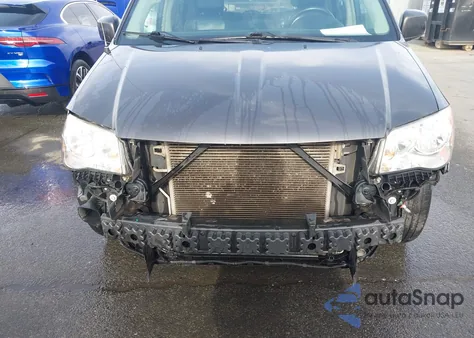 2015 Chrysler Town & Country Touring z USA, uszkodzony, nr VIN 2C4RC1BG1FR626332